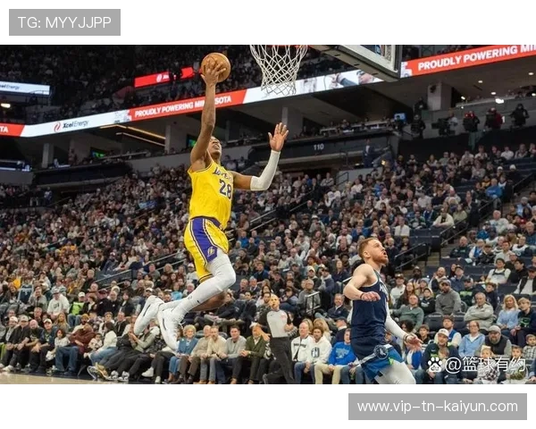 关键抢断 + 反击扣篮引爆全场